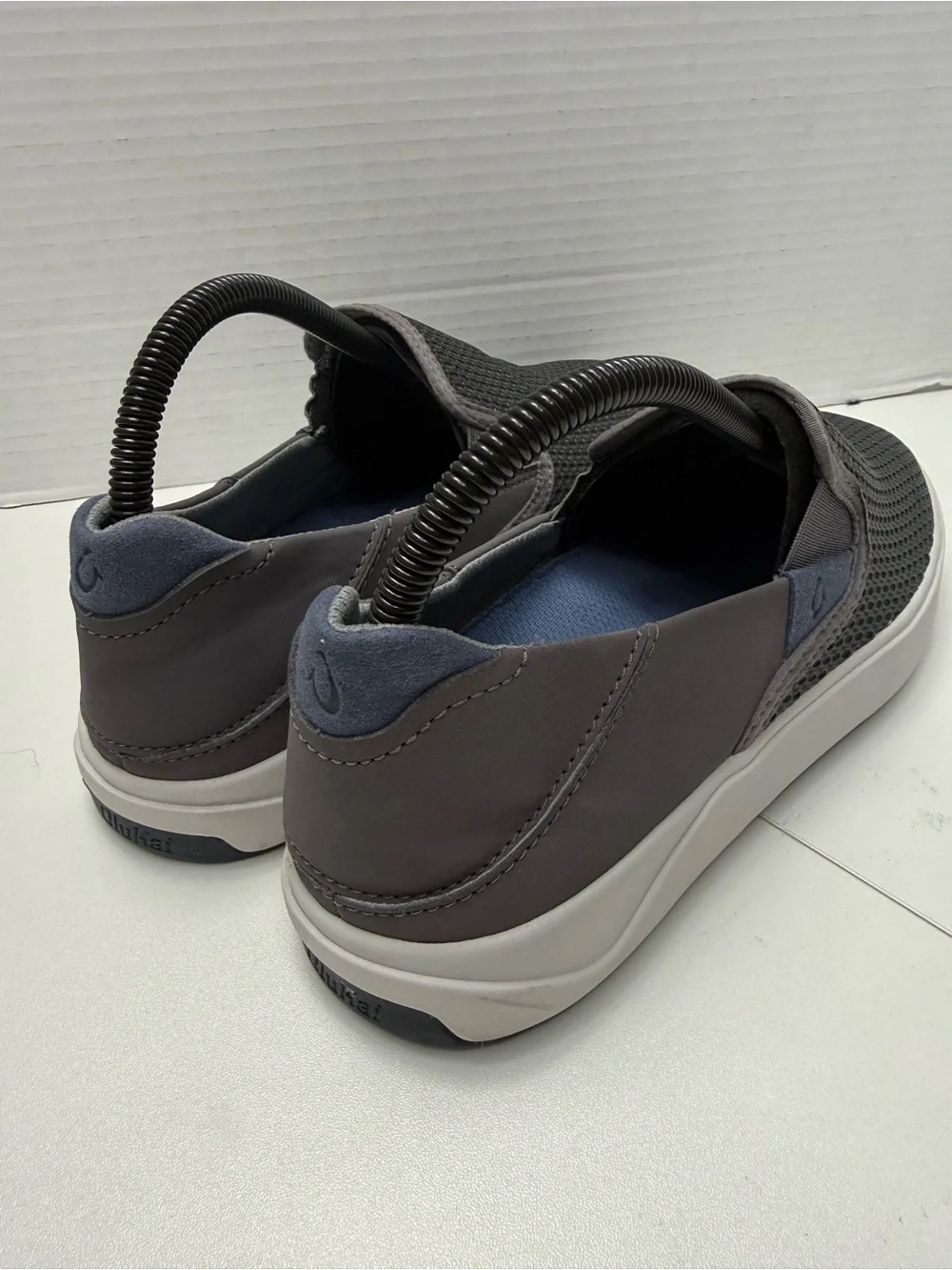 OluKai Men's Gray Knit Slip-On Sneakers size 7